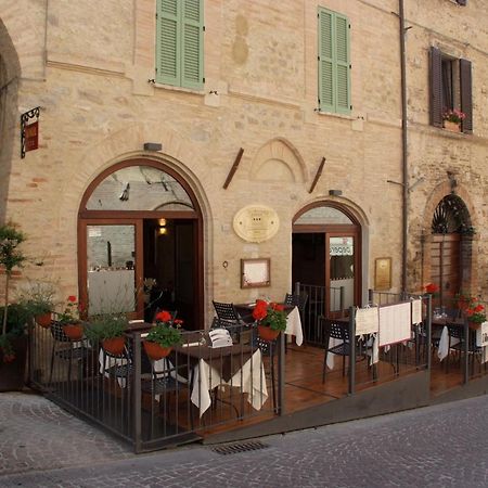 Oro Rosso Hotel Ristorante Монтефалько Экстерьер фото